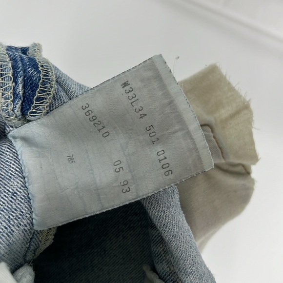 A vintage fit EUC women’s size small denim skirt - Picture 7 of 9